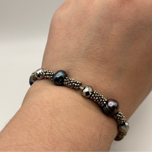 Gray Circled Baroque Pearl Stretch Bracelet with Silver Tone Sun Good Luck Charm - Picture 5 of 10